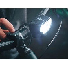 Magicshine Eclairage avant Monteer 8000S V2.0 - Purebike